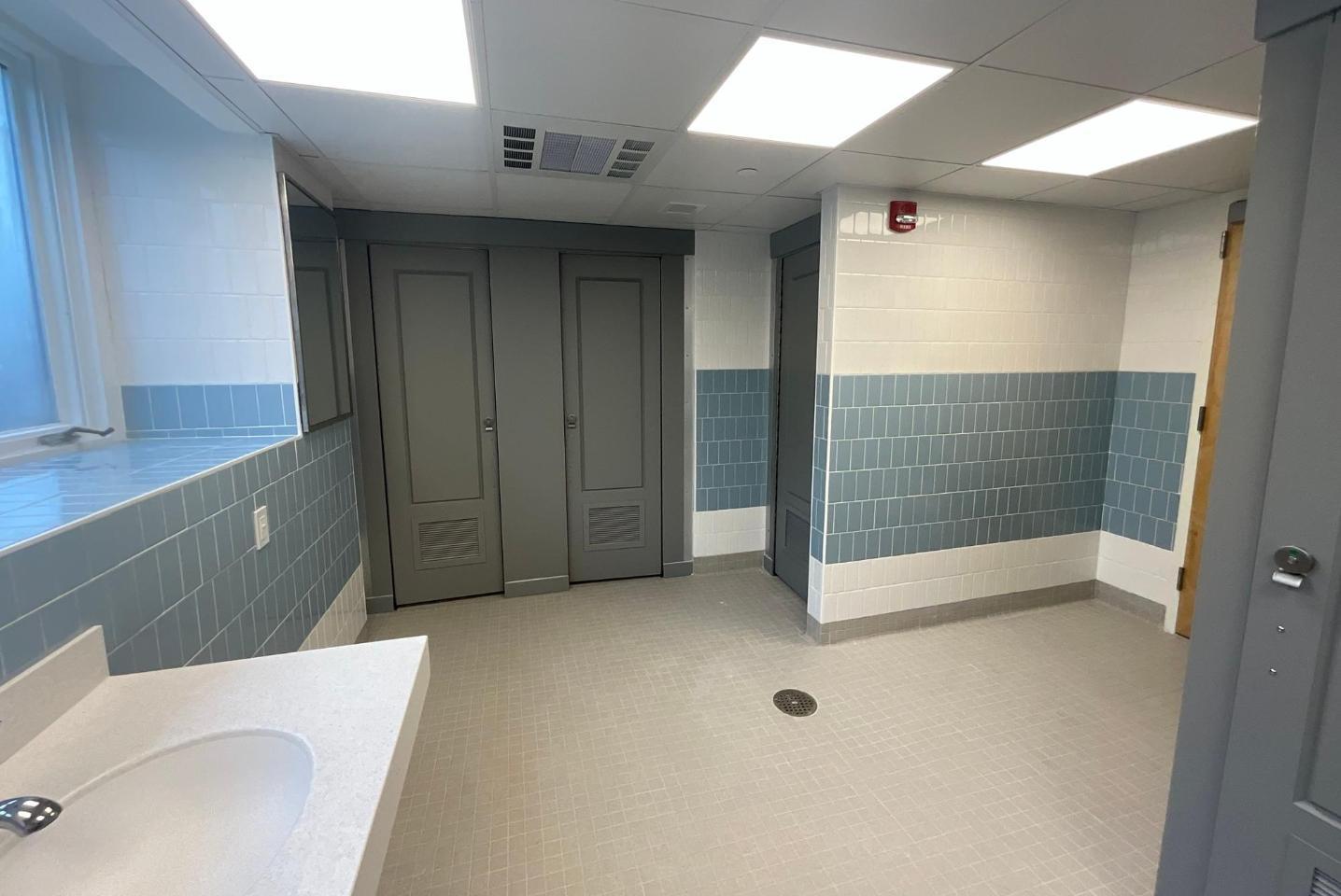 Larrabee Bathroom Renovation Stalls