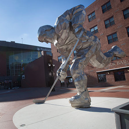 Sculpting a hockey legend